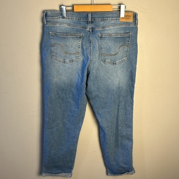 Signature Levi Strauss Heritage Boyfriend Cuffed Jean Distressed Women's 12 W31 - Picture 3 of 12